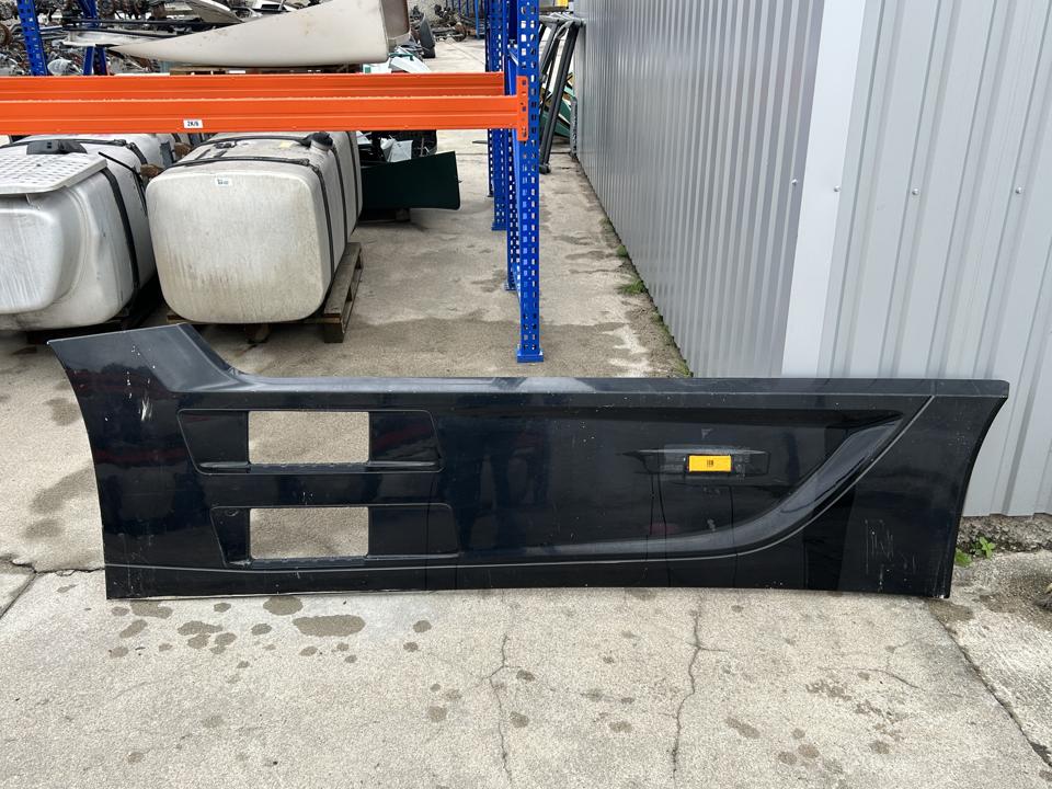 Боковые спойлеры A9605208555 Mercedes-Benz Trucks ACTROS MP4 / MP5 2020