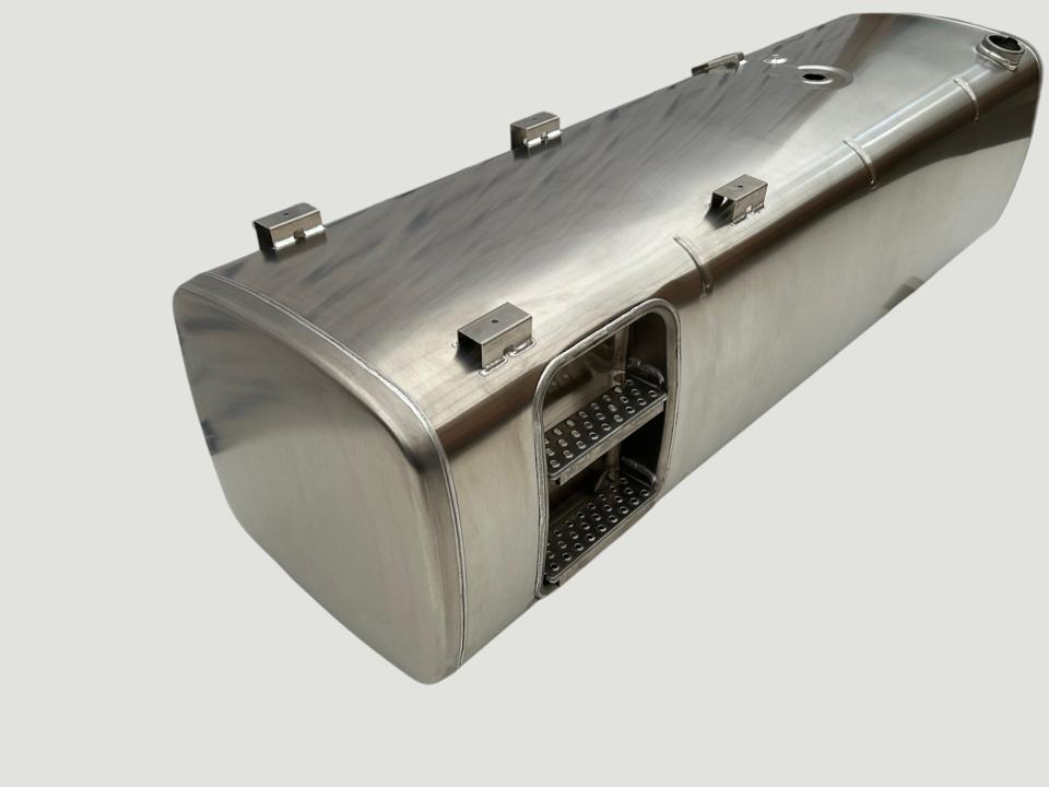 NEW DAF fuel tank 845L 620x675x2270 with steps