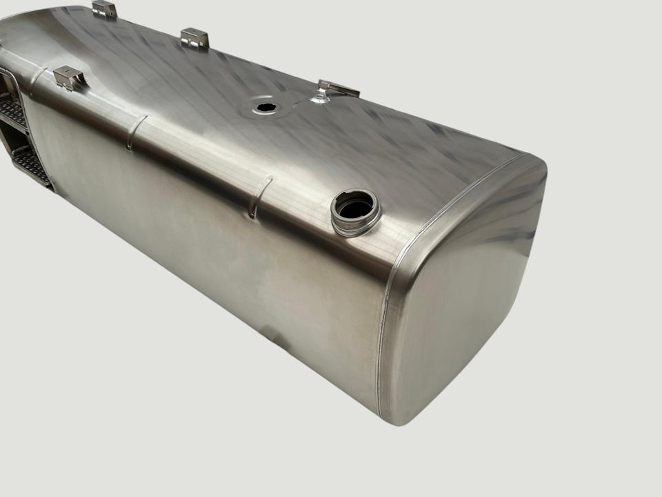 NEW DAF fuel tank 845L 620x675x2270 with steps