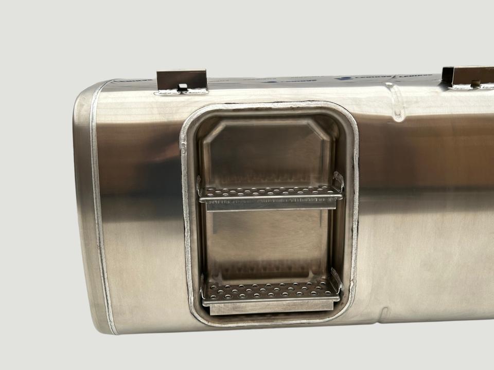NEW DAF fuel tank 845L 620x675x2270 with steps