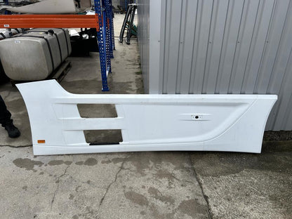 Боковые спойлеры A9605208555 Mercedes-Benz Trucks ACTROS MP4 / MP5 2018