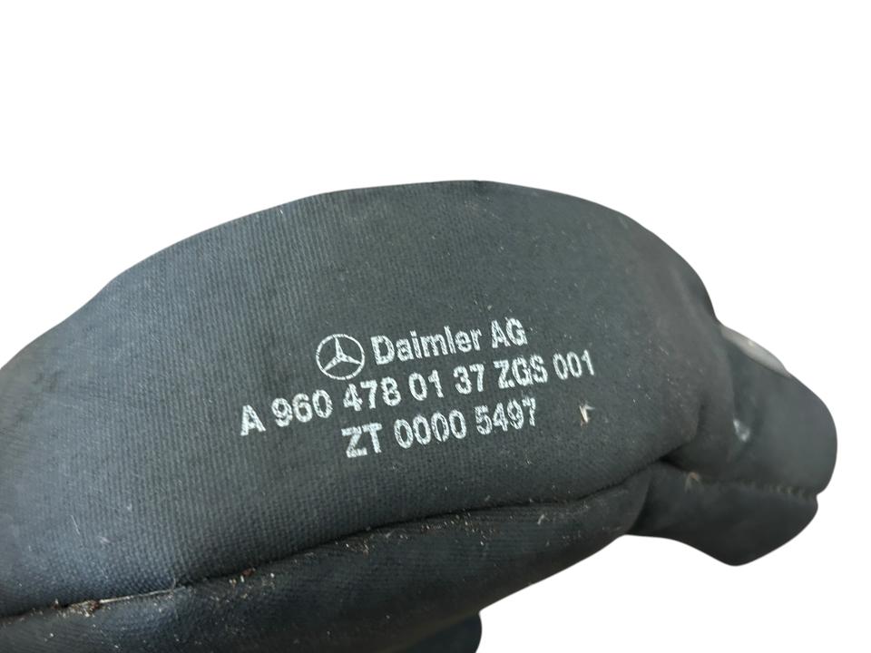 Kuro/Hidraulinių bakų dalys A9604780137 Mercedes-Benz Trucks ACTROS MP4 / MP5 2020