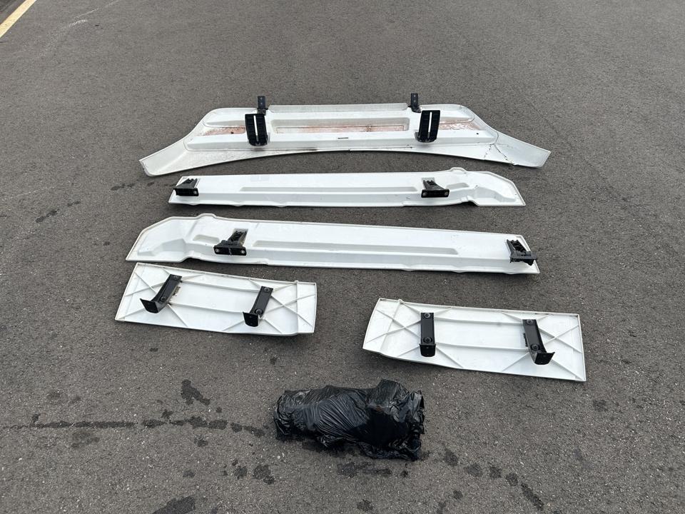 Cabin spoilers set 81629105331 MAN Trucks TGX II 2021