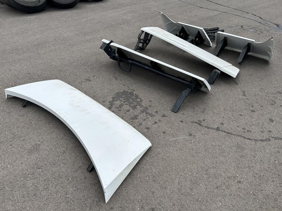 Cabin spoilers set 5801679739 Iveco Trucks STRALIS II 2015