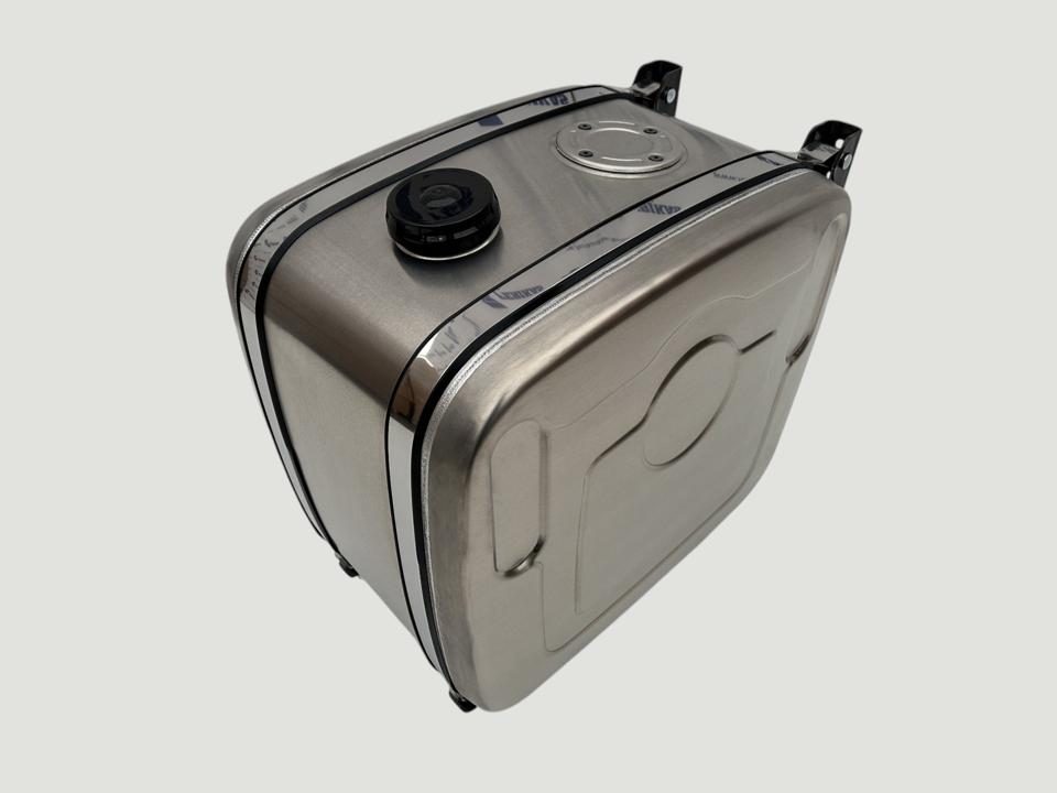НОВЫЙ Гидравлический бак с боковым фланцем 160L 620x675x450
