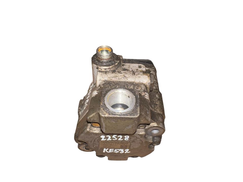 Hydraulic steering pump A9604600280 Mercedes-Benz Trucks ACTROS MP4 / MP5 2014