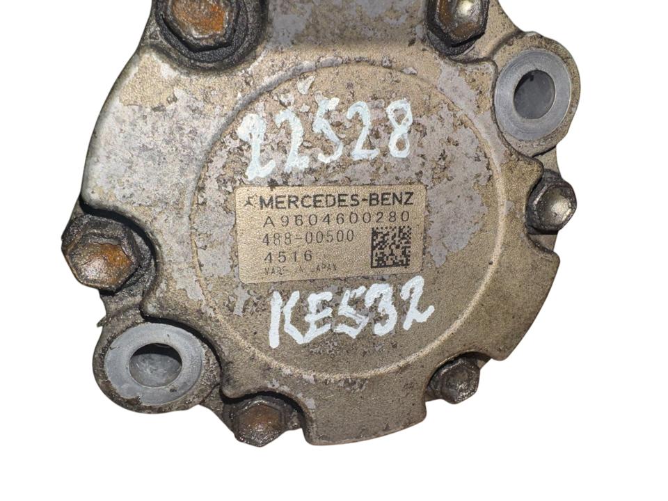 Hydraulic steering pump A9604600280 Mercedes-Benz Trucks ACTROS MP4 / MP5 2014