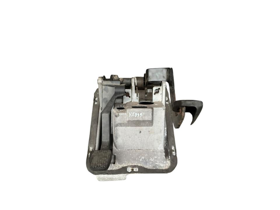 Brake pedal A9402940001 Mercedes-Benz Trucks ATEGO 2 2010