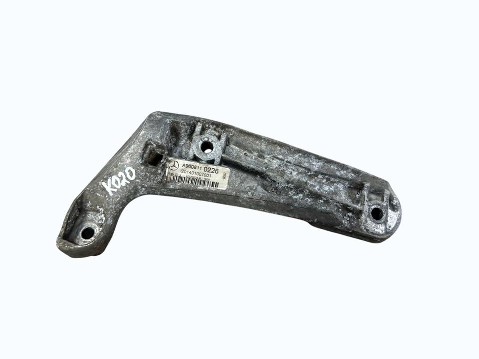 Зеркало / комплектующие A9608110226 bracket Mercedes-Benz Trucks ACTROS MP4 / MP5 2020