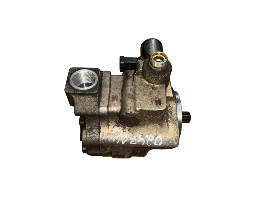 Hydraulic steering pump A9604600380 Mercedes-Benz Trucks ACTROS MP4 / MP5 2020
