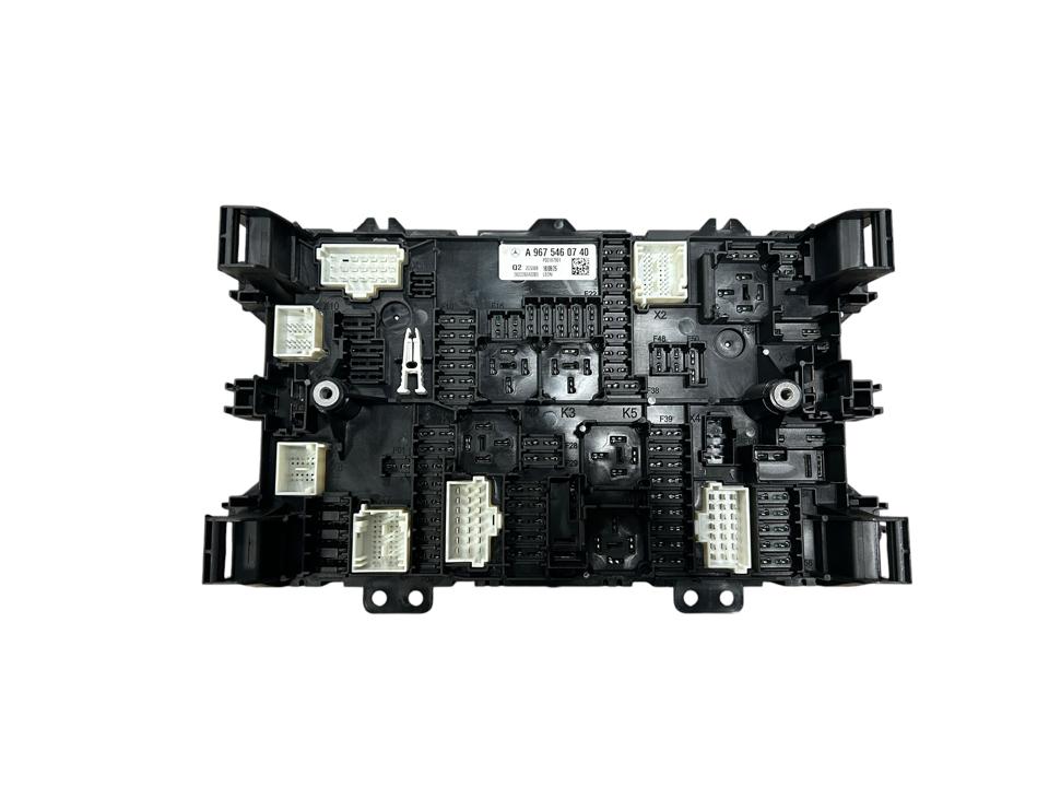 NAUJAS Mercedes Benz saugiklių dėžė A9675460740
