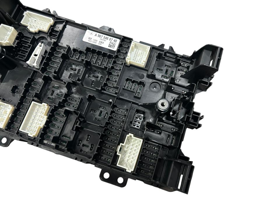 NAUJAS Mercedes Benz saugiklių dėžė A9675460740