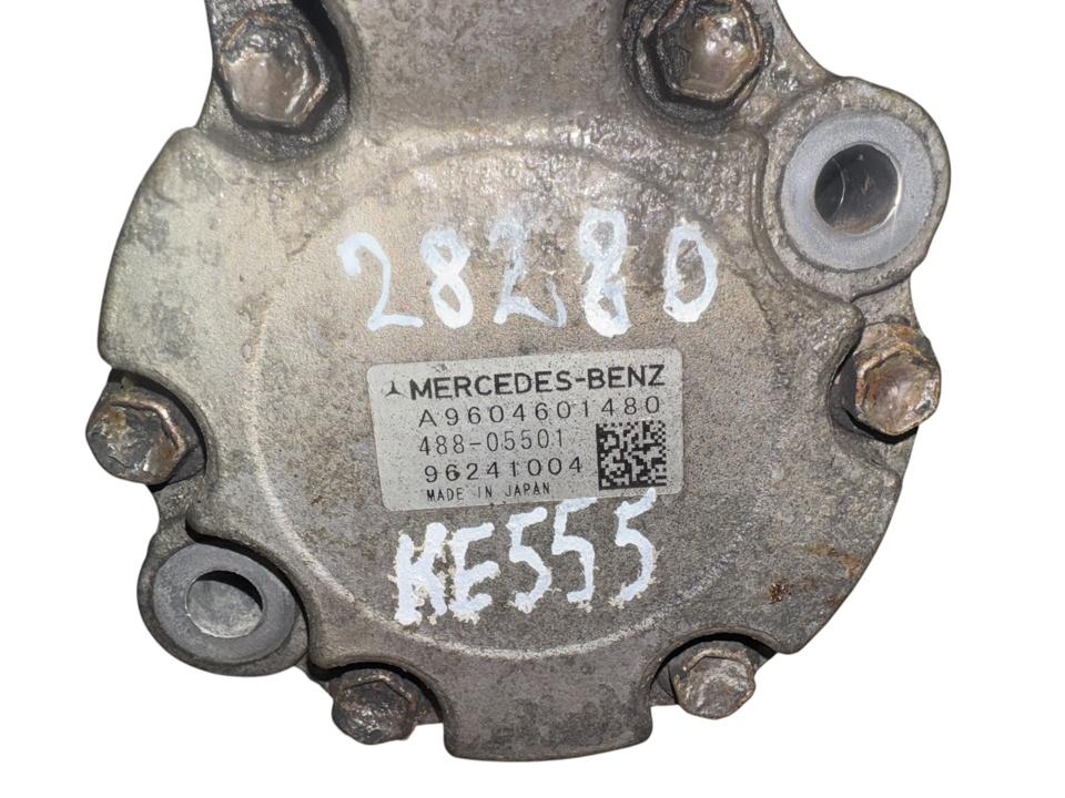 Hydraulic steering pump A9604601480 Mercedes-Benz Trucks ACTROS MP4 / MP5 2019