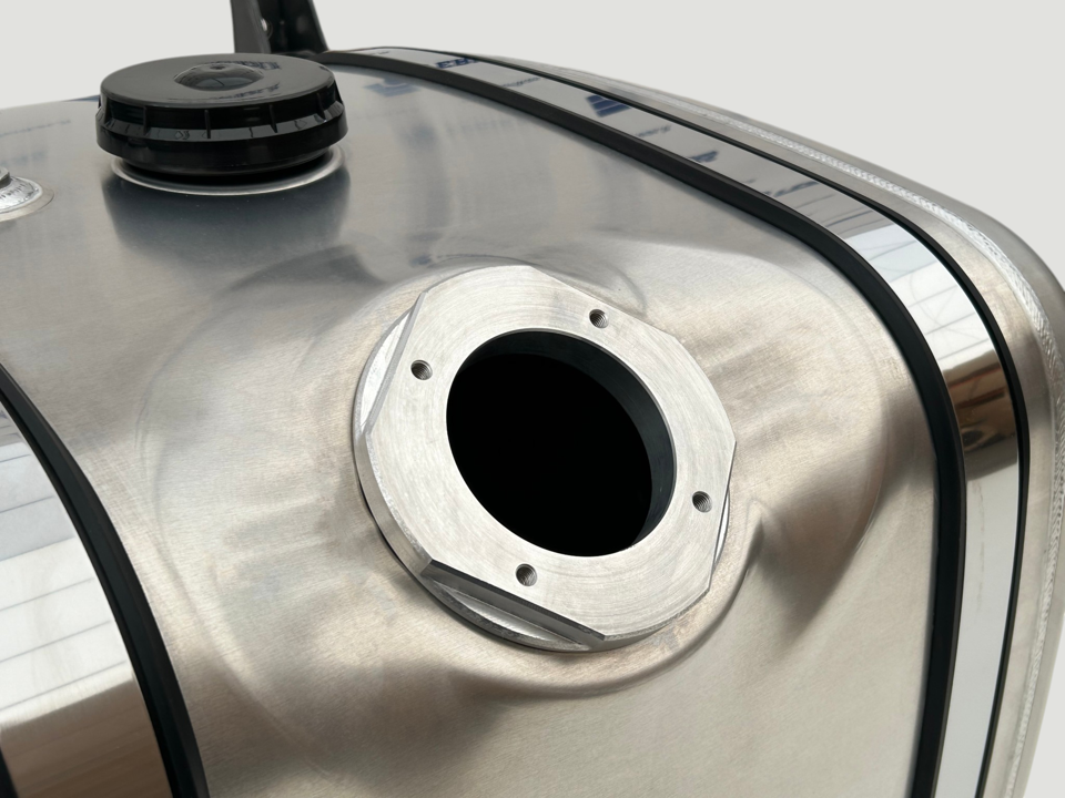 NEW hydraulic tank 200L 560x640x630 angled filter