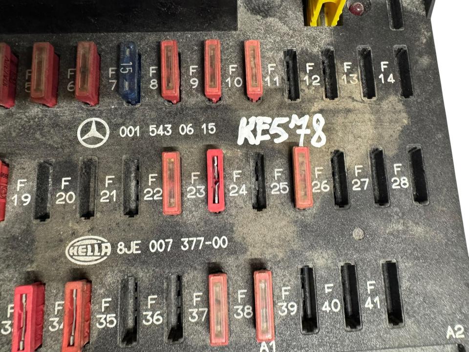 Fuse box A0015430615 Mercedes-Benz Trucks ACTROS MP2 / MP3 2002