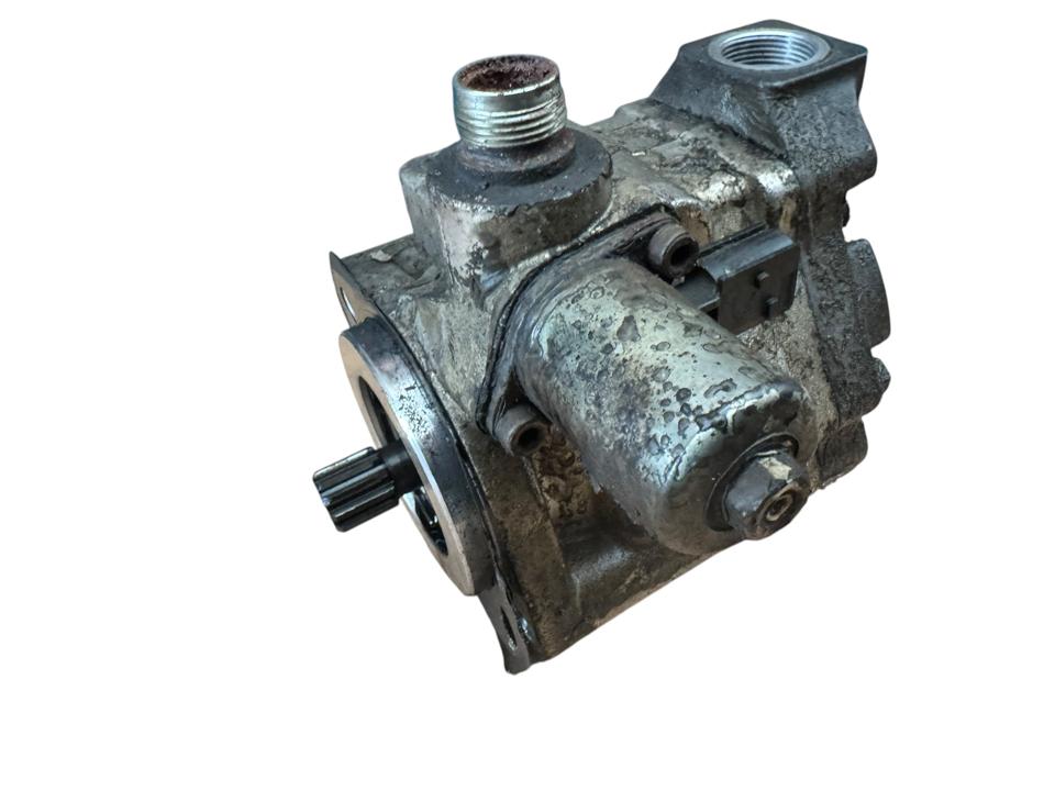 Hydraulic steering pump A9604600380 Mercedes-Benz Trucks ACTROS MP4 / MP5 2018