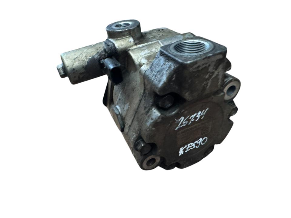 Hydraulic steering pump A9604600380 Mercedes-Benz Trucks ACTROS MP4 / MP5 2017