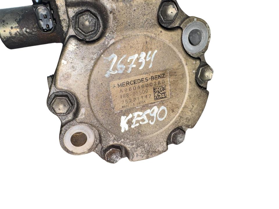 Hydraulic steering pump A9604600380 Mercedes-Benz Trucks ACTROS MP4 / MP5 2017