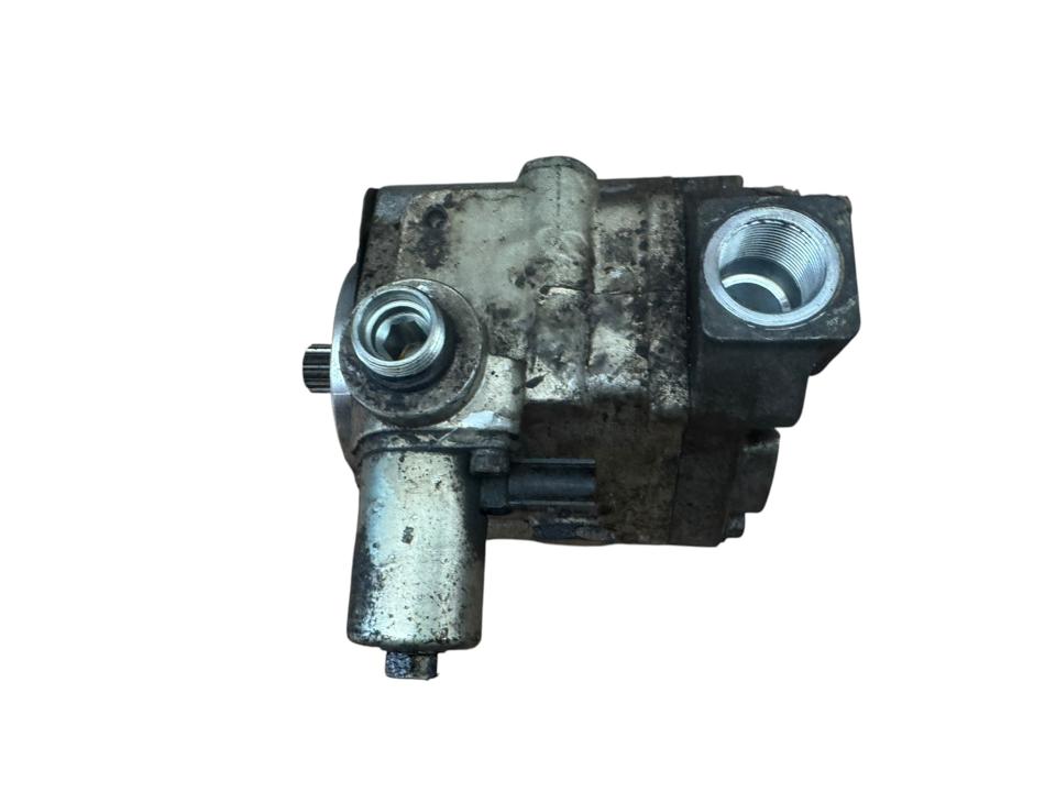 Hydraulic steering pump A9604600380 Mercedes-Benz Trucks ACTROS MP4 / MP5 2017