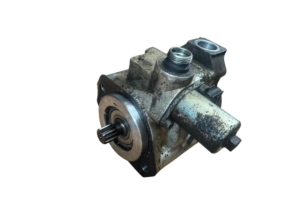 Hydraulic steering pump A9604600380 Mercedes-Benz Trucks ACTROS MP4 / MP5 2017
