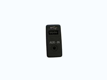 Sensors/Switches 81254320543 AUX USB MAN Trucks TGX II 2021