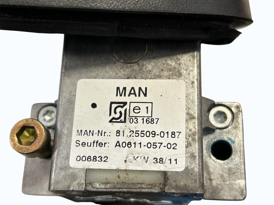 Steering column switch 81255090187 MAN Trucks TGX I 2011