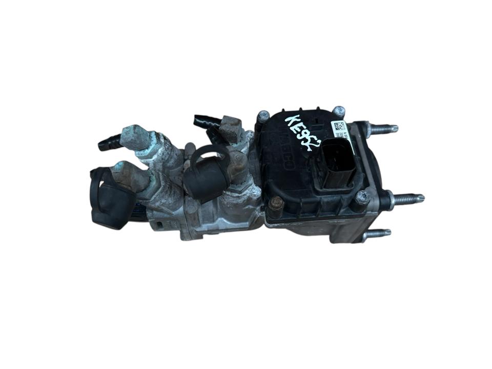 Главный тормозной клапан A0044314706 Mercedes-Benz Trucks ACTROS MP4 / MP5 2021