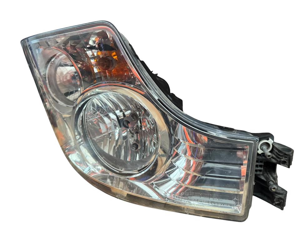 Headlight A9608200339 Mercedes-Benz Trucks ACTROS MP4 / MP5 2018 Right Front
