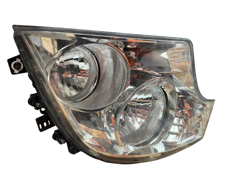 Headlight A9608200339 Mercedes-Benz Trucks ACTROS MP4 / MP5 2018 Right Front