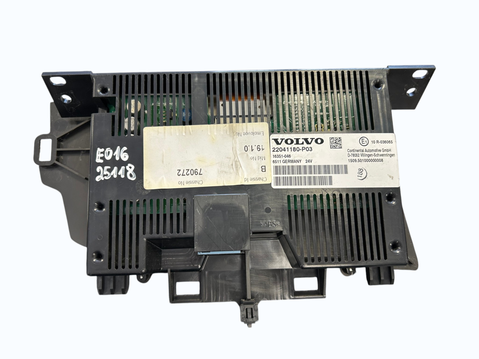 Multimedia screen 22041180 Volvo Trucks FH II 2016