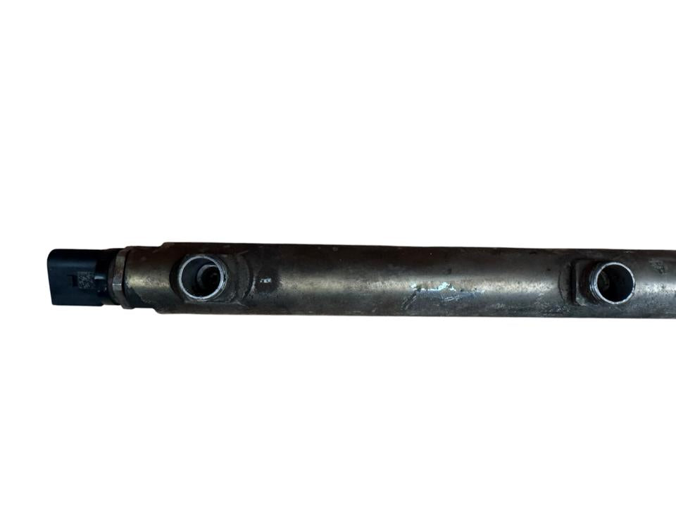 Топливная рампа A4710780245 Mercedes-Benz Trucks ACTROS MP4 / MP5 2013