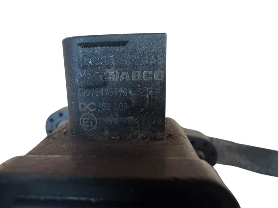 Sensor A0075425918 Mercedes-Benz Trucks ACTROS MP4 / MP5 2022
