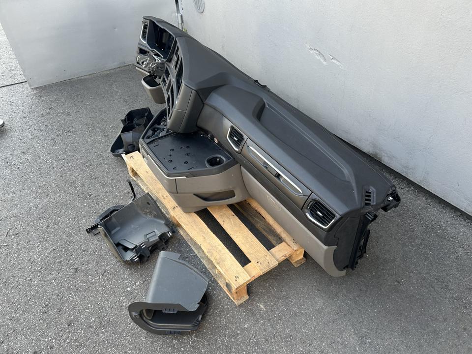 Dashboard set 2086508 Scania R II 2024
