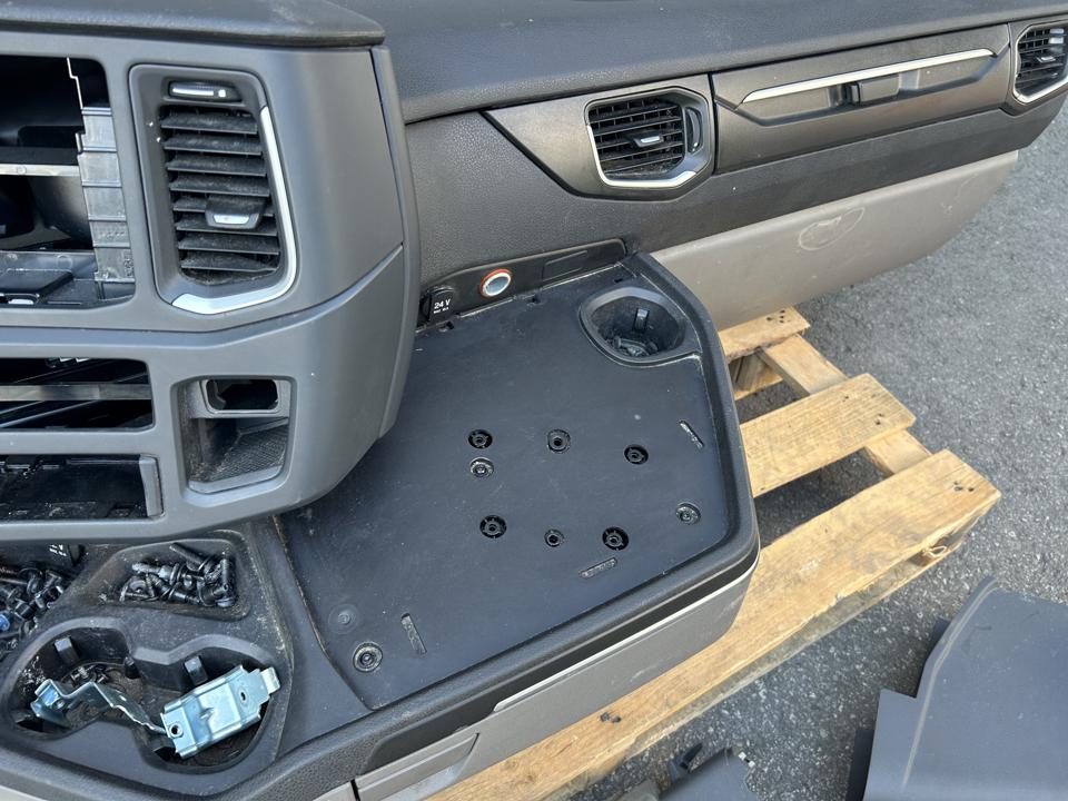 Dashboard set 2086508 Scania R II 2024