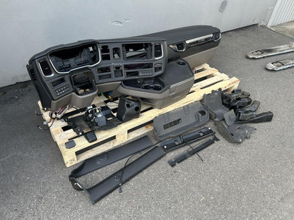Dashboard set 2084468 Scania R II 2018