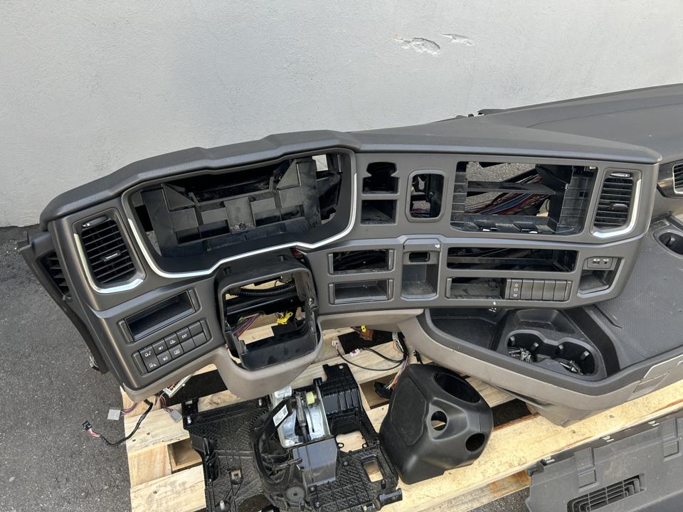 Dashboard set 2084468 Scania R II 2018
