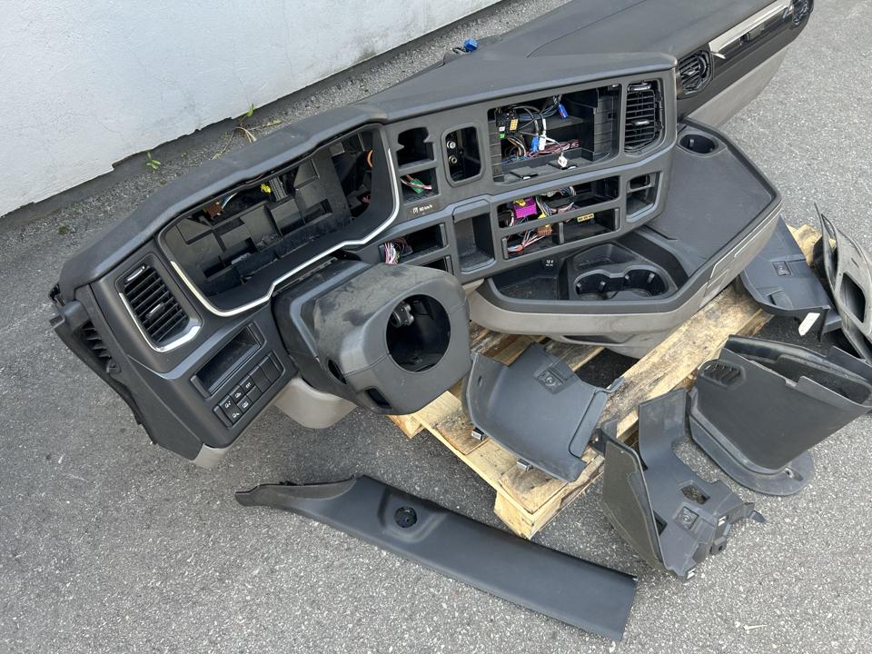 Dashboard set 2084748 Scania R II 2018