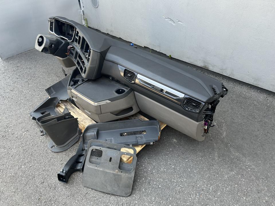 Dashboard set 2084748 Scania R II 2018