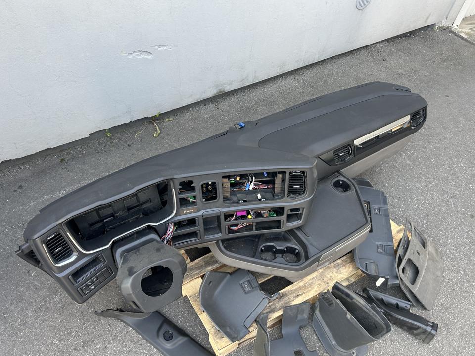 Dashboard set 2084748 Scania R II 2018