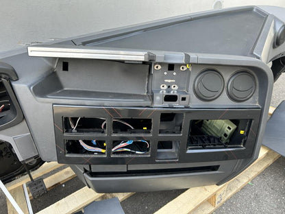 Комплект панелей 7424048887 Renault Trucks T 2022