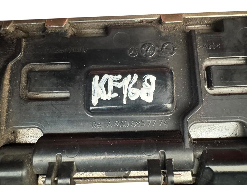 Plastikinė apdaila A9608857774 Mercedes-Benz Trucks ACTROS MP4 / MP5 2018