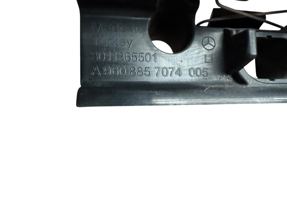 Plastic trim A9608857674 Mercedes-Benz Trucks ACTROS MP4 / MP5 2018