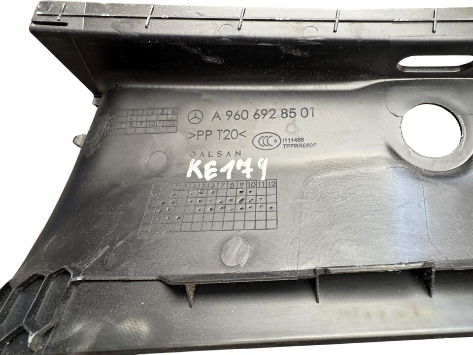 Внутренняя отделка A9606928501 Mercedes-Benz Trucks ACTROS MP4 / MP5 2020
