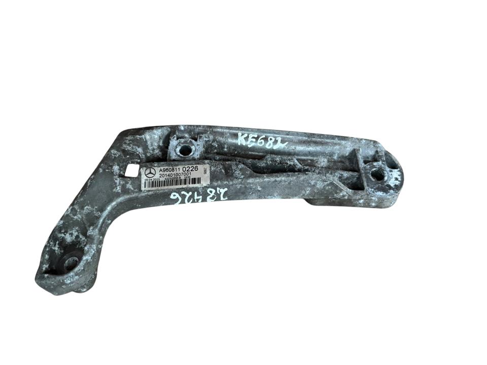 Кронштейн камеры заднего вида A9608110226 Mercedes-Benz Trucks ACTROS MP4 / MP5 2023