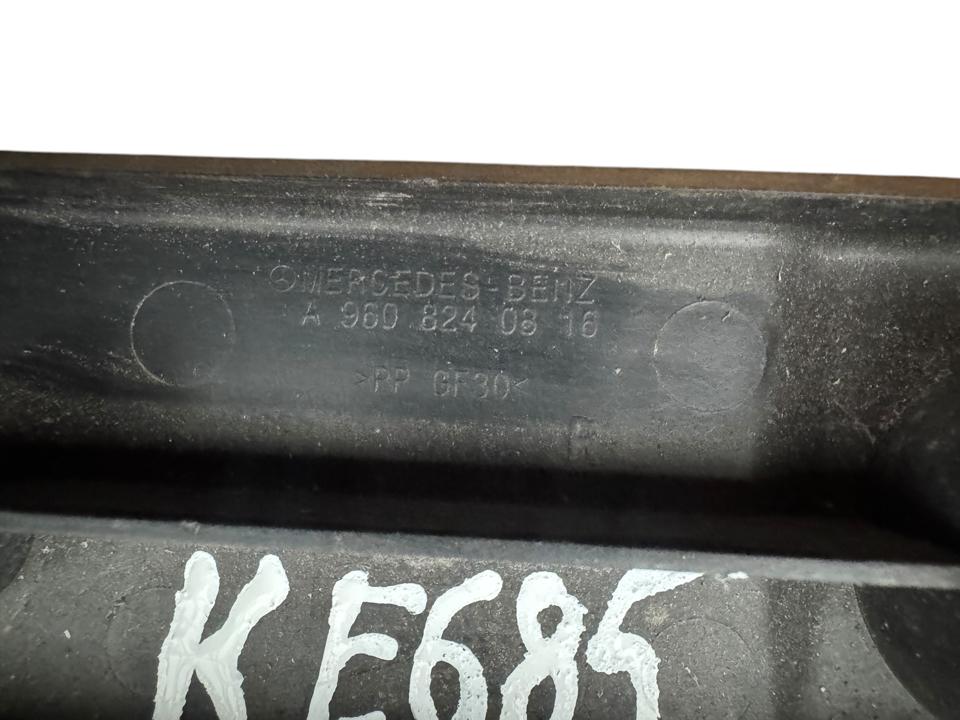 Пластиковая отделка A9608240816 Mercedes-Benz Trucks ACTROS MP4 / MP5 2018