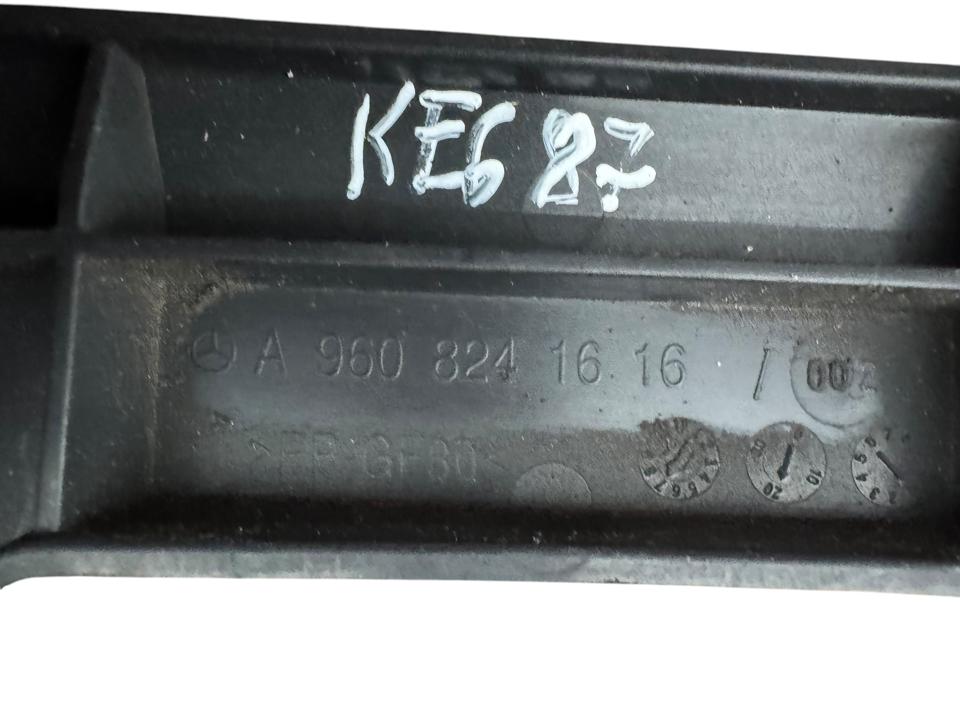 Пластиковая отделка A9608241616 Mercedes-Benz Trucks ACTROS MP4 / MP5 2018