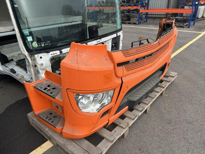 Bamperio komplektas A9608201839 Mercedes-Benz Trucks ANTOS 2015 priekis
