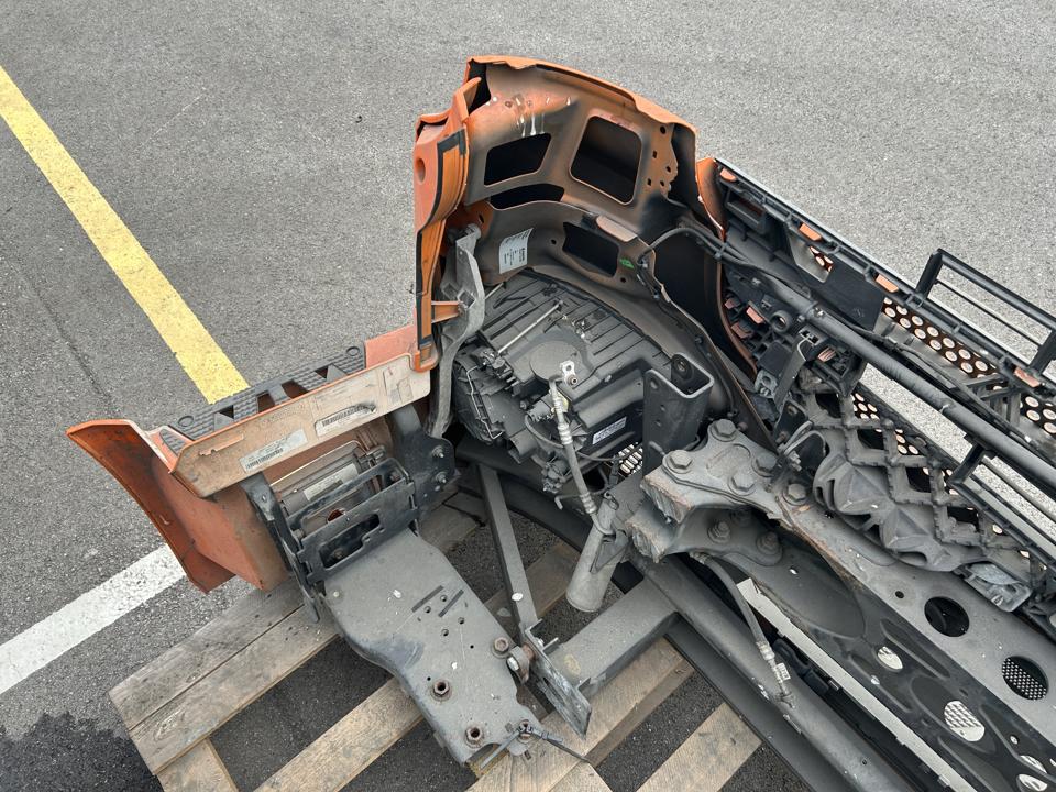 Bamperio komplektas A9608201839 Mercedes-Benz Trucks ANTOS 2015 priekis