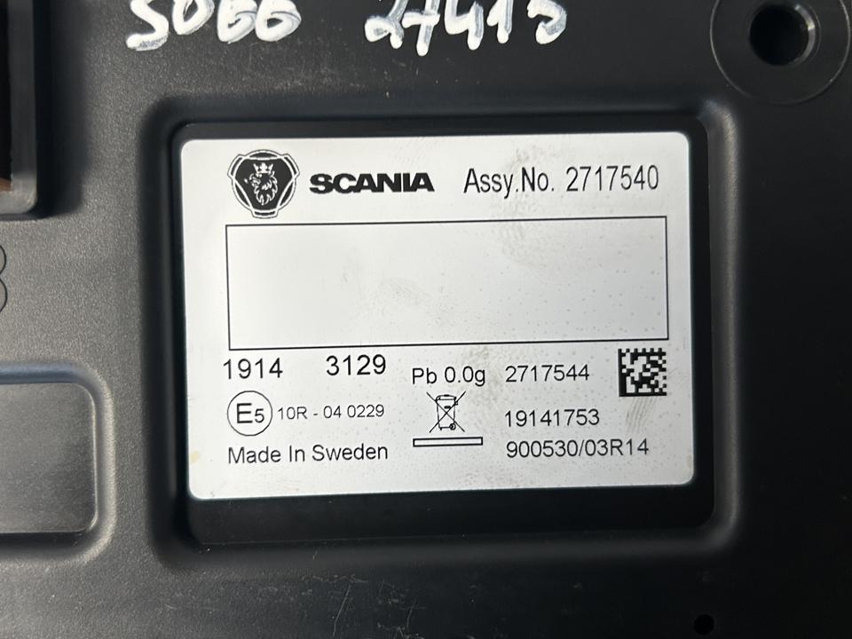 Панель приборов 2717540 Scania R II 2019