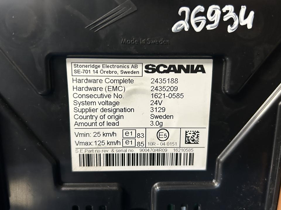 Instrument cluster 2435188 UK Scania R I 2016